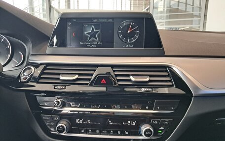 BMW 5 серия, 2017 год, 2 677 000 рублей, 15 фотография