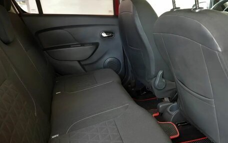 Renault Sandero II рестайлинг, 2016 год, 799 000 рублей, 12 фотография