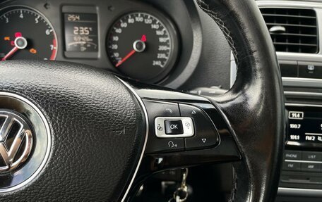 Volkswagen Polo VI (EU Market), 2016 год, 905 000 рублей, 18 фотография