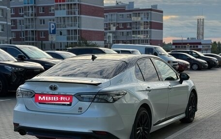 Toyota Camry, 2021 год, 3 799 000 рублей, 5 фотография
