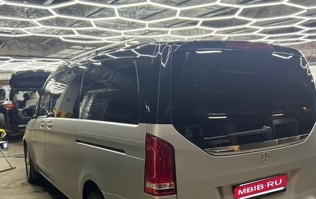 Mercedes-Benz V-Класс, 2017 год, 3 999 999 рублей, 4 фотография