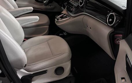 Mercedes-Benz V-Класс, 2017 год, 3 999 999 рублей, 9 фотография