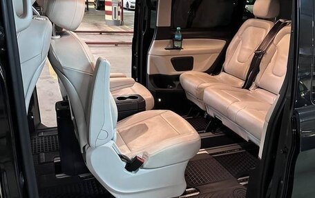 Mercedes-Benz V-Класс, 2017 год, 3 999 999 рублей, 12 фотография
