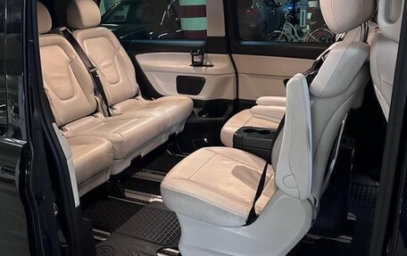 Mercedes-Benz V-Класс, 2017 год, 3 999 999 рублей, 10 фотография