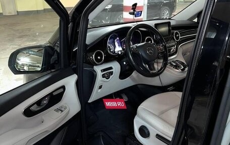 Mercedes-Benz V-Класс, 2017 год, 3 999 999 рублей, 6 фотография
