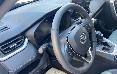 Toyota RAV4, 2024 год, 3 700 000 рублей, 19 фотография