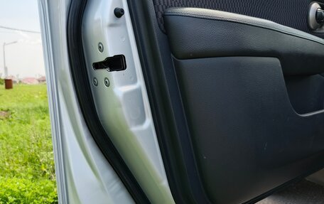 Nissan Tiida, 2009 год, 890 000 рублей, 17 фотография