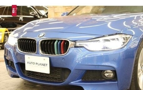 BMW 3 серия, 2018 год, 1 670 000 рублей, 3 фотография