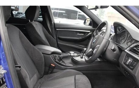 BMW 3 серия, 2018 год, 1 670 000 рублей, 11 фотография