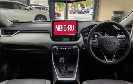 Toyota RAV4, 2022 год, 2 550 000 рублей, 6 фотография