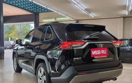 Toyota RAV4, 2022 год, 2 550 000 рублей, 5 фотография