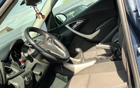 Opel Astra J, 2011 год, 585 000 рублей, 13 фотография