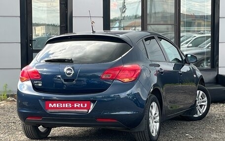 Opel Astra J, 2011 год, 585 000 рублей, 10 фотография