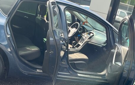 Opel Astra J, 2011 год, 585 000 рублей, 17 фотография