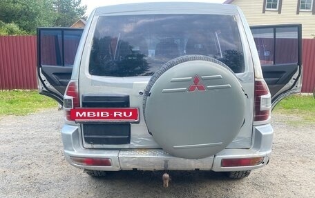 Mitsubishi Pajero III рестайлинг, 2002 год, 750 000 рублей, 10 фотография