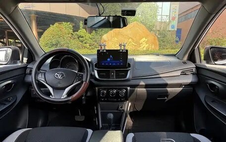 Toyota Yaris XP150 рестайлинг, 2021 год, 1 025 000 рублей, 7 фотография