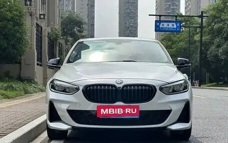 BMW 1 серия, 2022 год, 1 600 000 рублей, 2 фотография