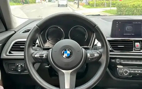 BMW 1 серия, 2022 год, 1 600 000 рублей, 7 фотография