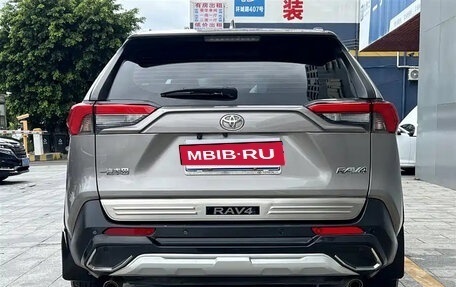 Toyota RAV4, 2022 год, 2 026 000 рублей, 4 фотография