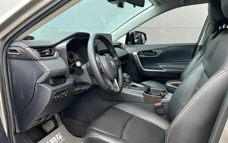 Toyota RAV4, 2022 год, 2 026 000 рублей, 13 фотография