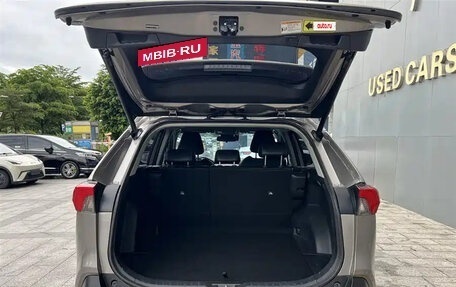 Toyota RAV4, 2022 год, 2 026 000 рублей, 9 фотография
