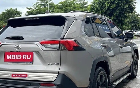 Toyota RAV4, 2022 год, 2 026 000 рублей, 8 фотография