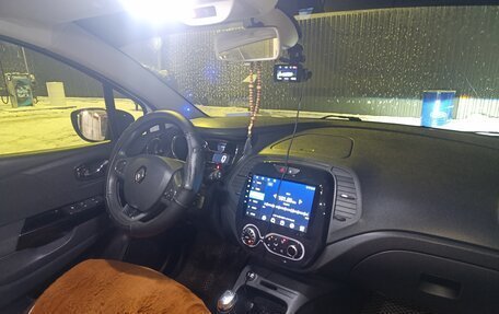 Renault Kaptur I рестайлинг, 2017 год, 1 385 000 рублей, 6 фотография