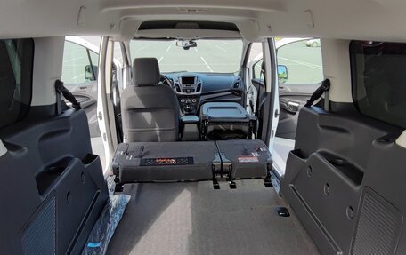 Ford Tourneo Connect II рестайлинг, 2017 год, 1 850 000 рублей, 7 фотография