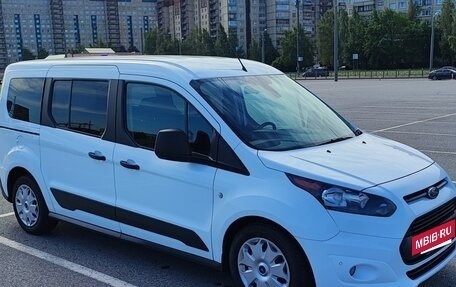 Ford Tourneo Connect II рестайлинг, 2017 год, 1 850 000 рублей, 2 фотография