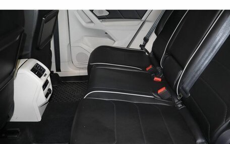 Volkswagen Tiguan II, 2017 год, 1 952 000 рублей, 7 фотография