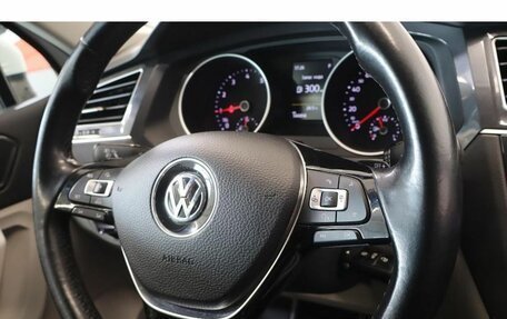 Volkswagen Tiguan II, 2017 год, 1 952 000 рублей, 8 фотография