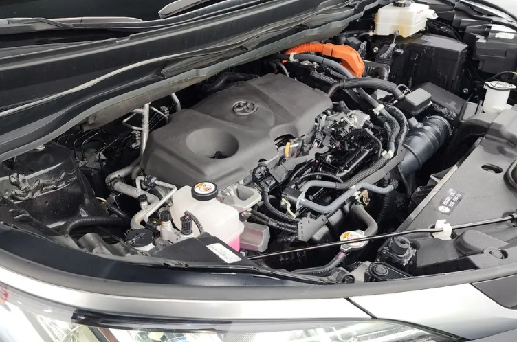 Toyota Sienna III, 2021 год, 4 980 000 рублей, 4 фотография