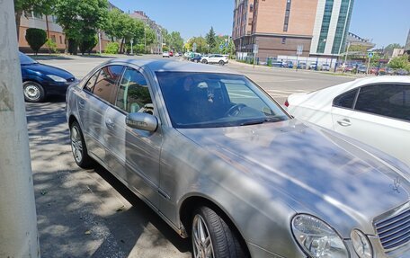 Mercedes-Benz E-Класс, 2004 год, 760 000 рублей, 1 фотография