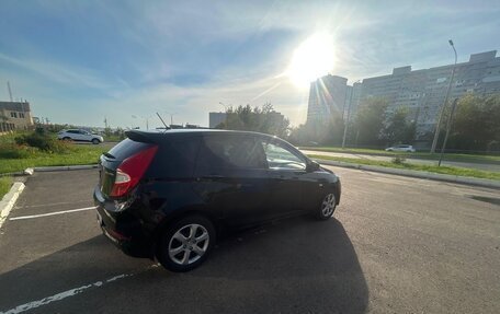 Hyundai Solaris II рестайлинг, 2015 год, 900 000 рублей, 2 фотография