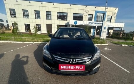 Hyundai Solaris II рестайлинг, 2015 год, 900 000 рублей, 3 фотография