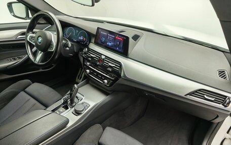 BMW 5 серия, 2018 год, 3 700 000 рублей, 9 фотография
