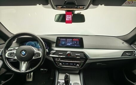 BMW 5 серия, 2018 год, 3 700 000 рублей, 11 фотография