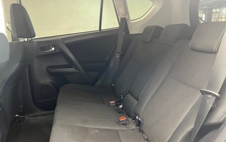 Toyota RAV4, 2016 год, 1 620 000 рублей, 12 фотография