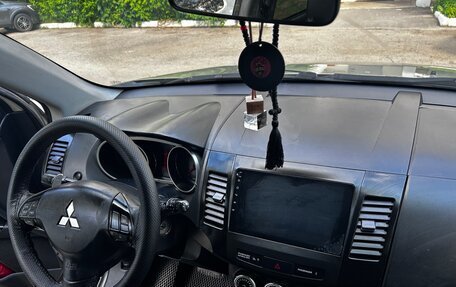 Mitsubishi Outlander III рестайлинг 3, 2008 год, 1 000 000 рублей, 14 фотография