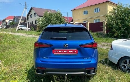 Lexus NX I, 2018 год, 2 500 000 рублей, 5 фотография