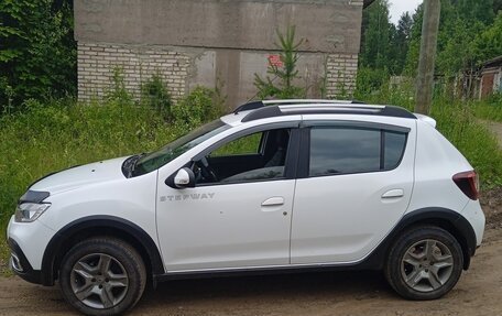 Renault Sandero II рестайлинг, 2019 год, 1 000 050 рублей, 2 фотография