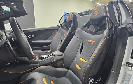 Lamborghini Huracán, 2022 год, 23 800 000 рублей, 8 фотография