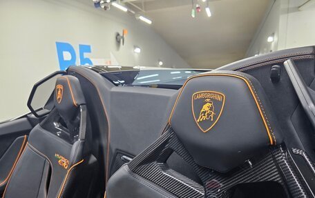 Lamborghini Huracán, 2022 год, 23 800 000 рублей, 11 фотография