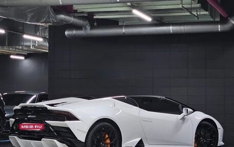 Lamborghini Huracán, 2022 год, 23 800 000 рублей, 4 фотография