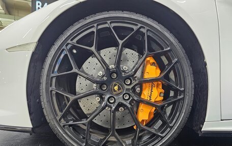 Lamborghini Huracán, 2022 год, 23 800 000 рублей, 16 фотография