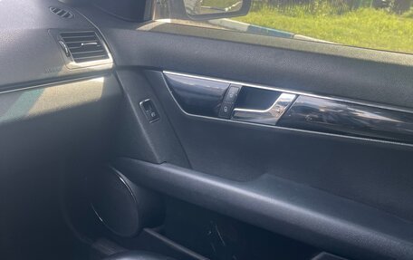 Mercedes-Benz C-Класс, 2008 год, 1 050 000 рублей, 24 фотография