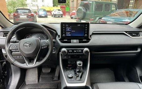 Toyota RAV4, 2021 год, 3 777 000 рублей, 2 фотография