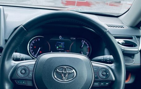 Toyota RAV4, 2020 год, 3 000 000 рублей, 7 фотография