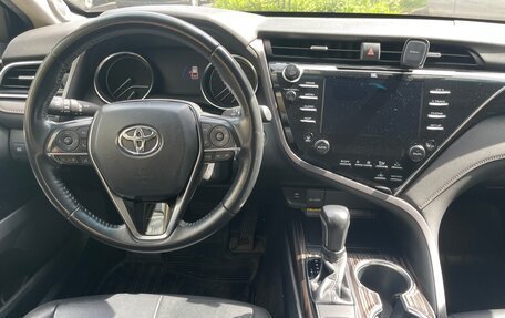 Toyota Camry, 2020 год, 3 300 000 рублей, 8 фотография