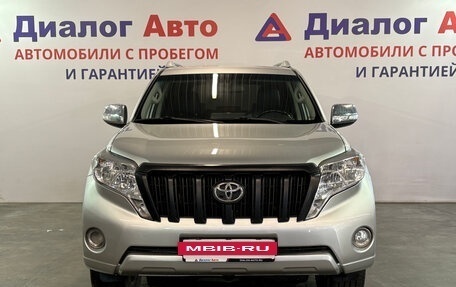 Toyota Land Cruiser Prado 150 рестайлинг 2, 2016 год, 3 600 000 рублей, 2 фотография